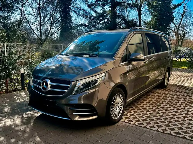 Mercedes-Benz V 200 V 250 CDI AMG Line . 4MATIC extralang 7 Sitzer