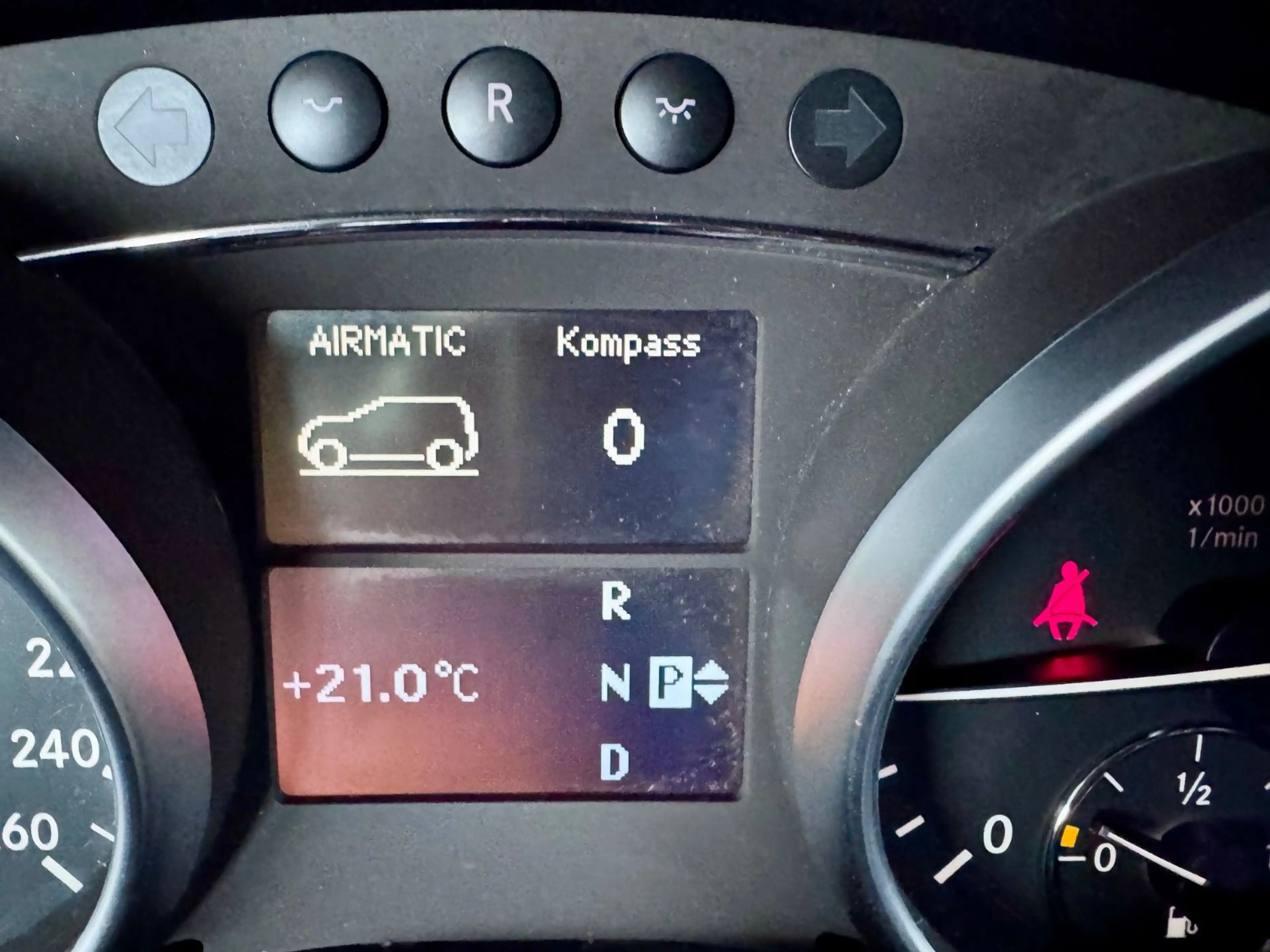 Mercedes-Benz ML 350 CDI 4Matic Sportpaket Glasdach Airmatic 19 — photo 13