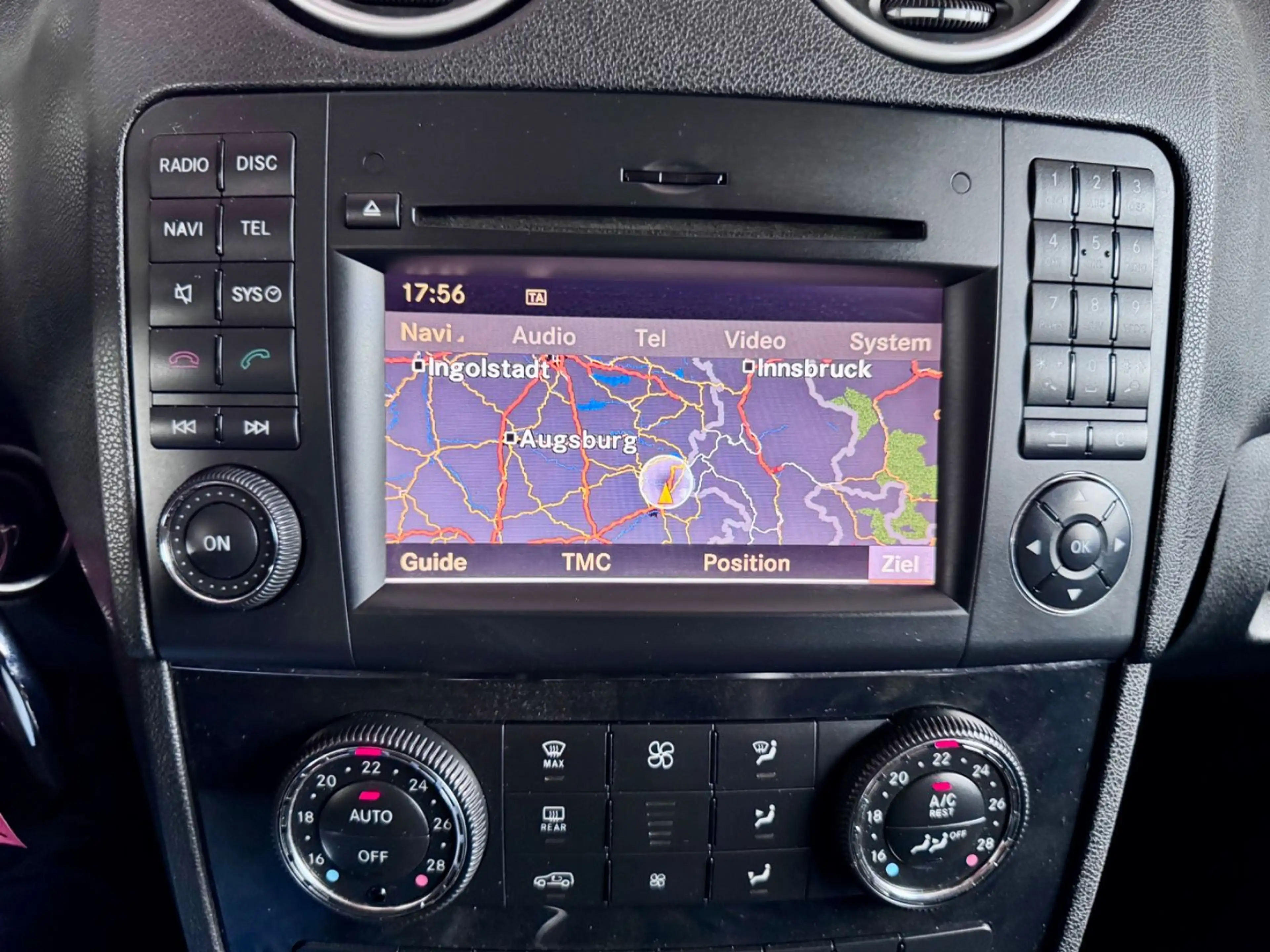 Mercedes-Benz ML 350 CDI 4Matic Sportpaket Glasdach Airmatic 19 — photo 11