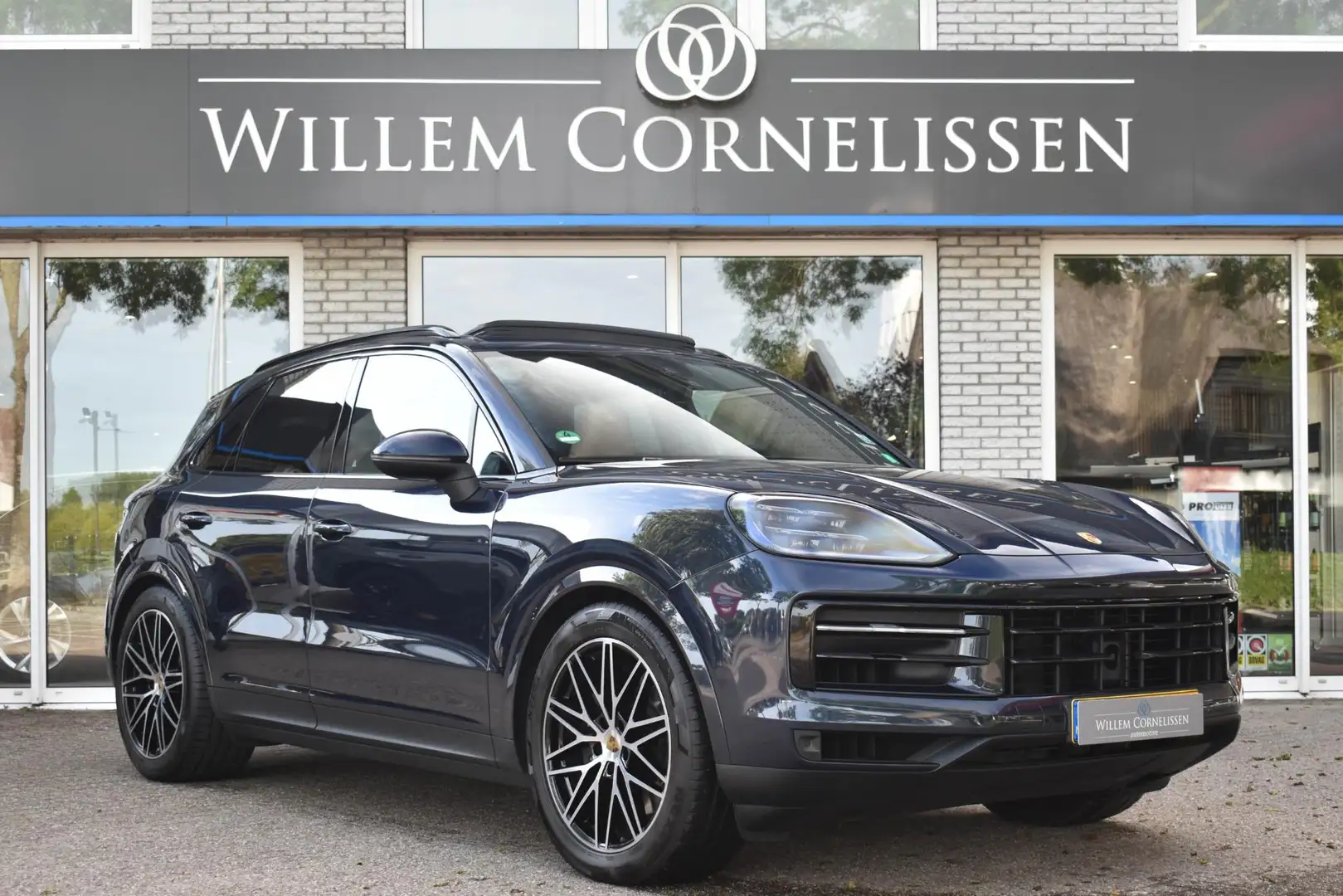 Porsche Cayenne 3.0 E-Hybrid Pano ACC Luchtvering Sportstoelen 18- Bleu - 1