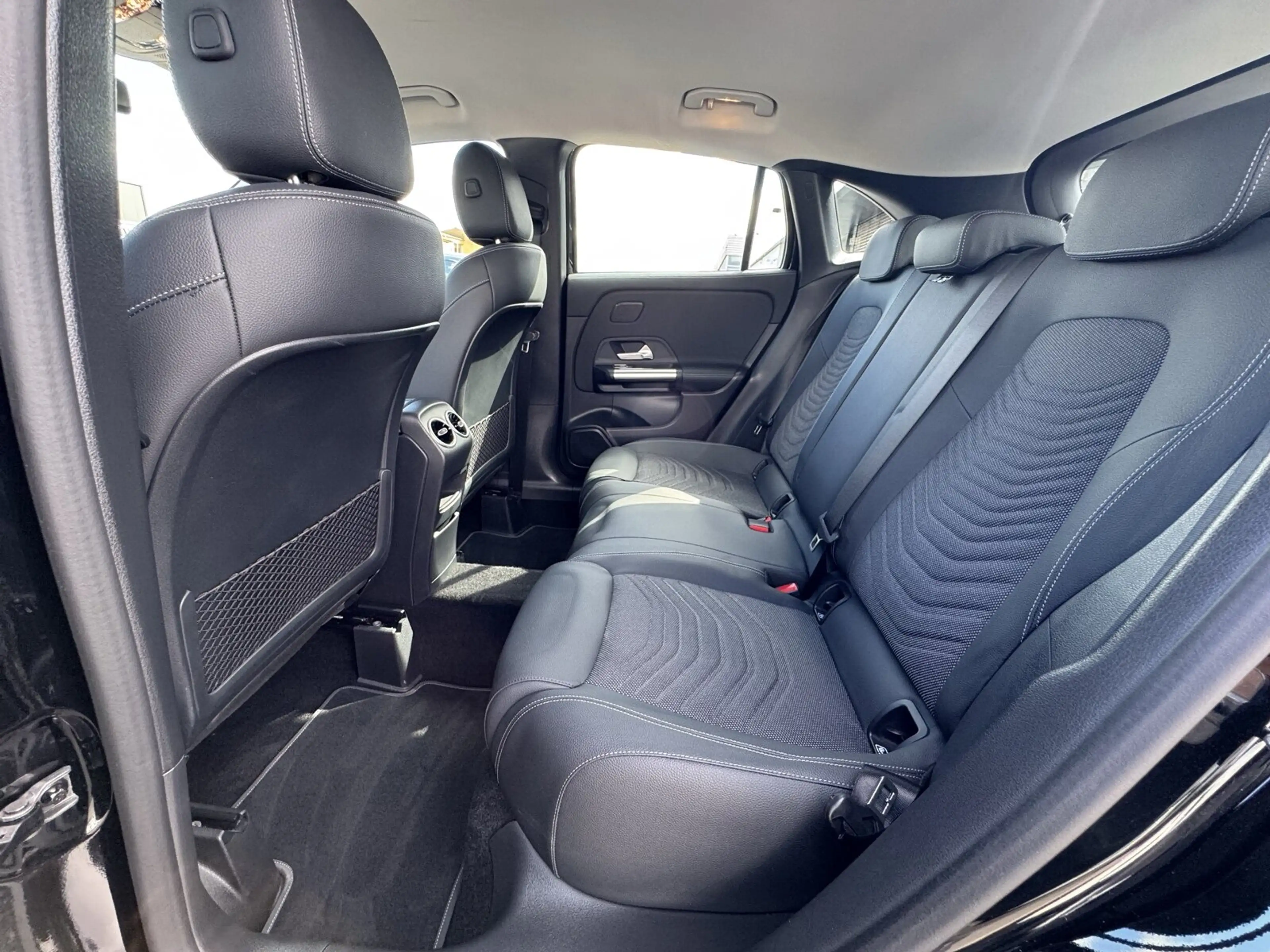 Mercedes-Benz GLA 200 GLA 200 PROGR. NAVI+KEYLESS+KAM+LED+MEMORY+SOUND — photo 11
