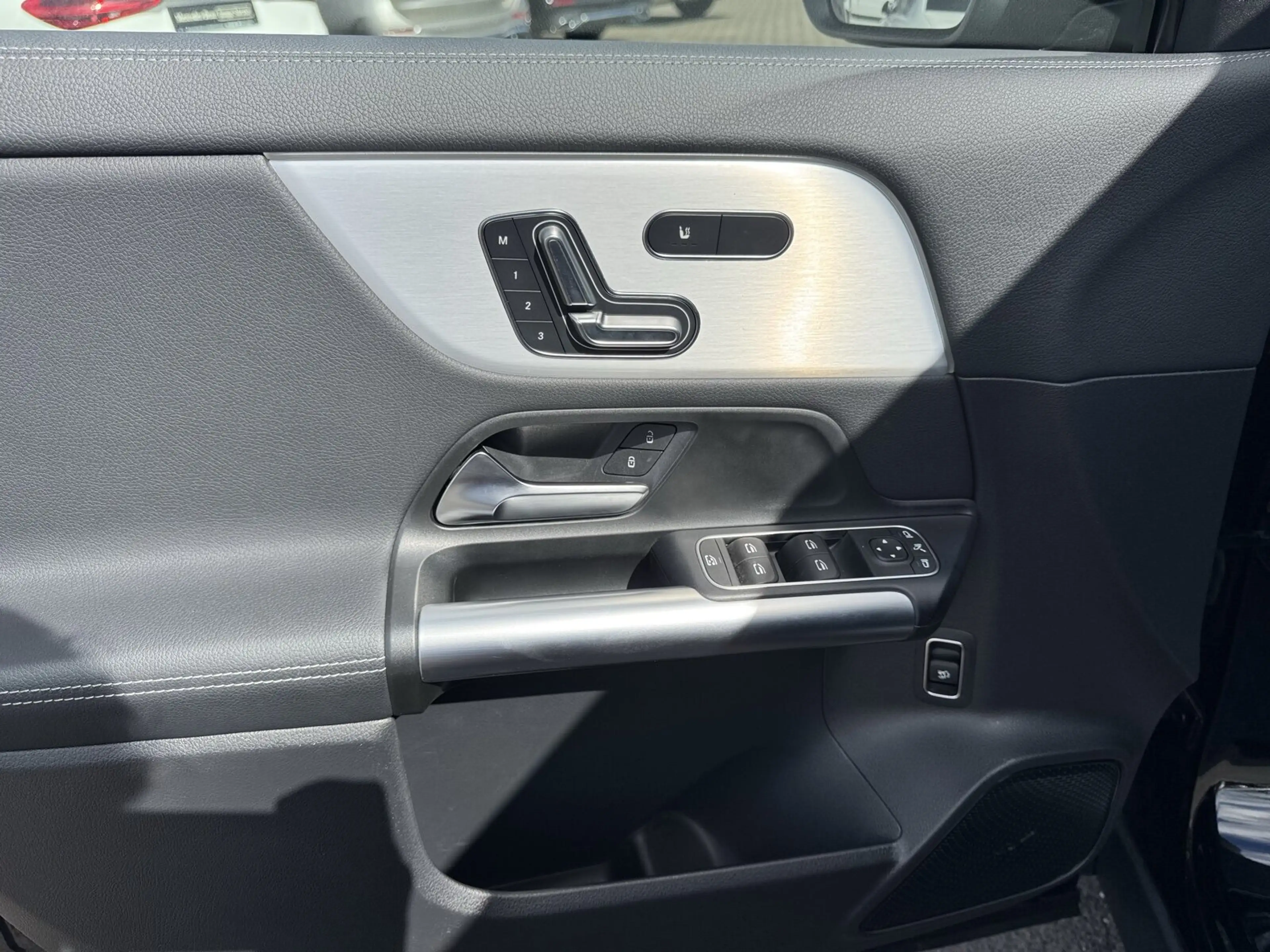Mercedes-Benz GLA 200 GLA 200 PROGR. NAVI+KEYLESS+KAM+LED+MEMORY+SOUND — photo 9