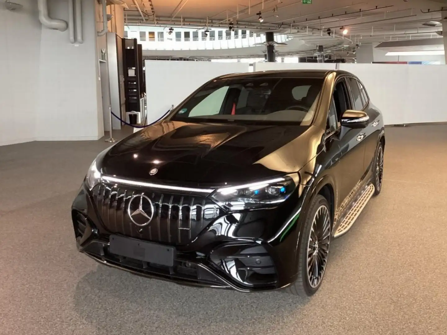 Mercedes-Benz EQE SUV EQE53 SUV AMG Prem+ DYNAMIC+ Carbon TV Hyper HUD Noir - 2