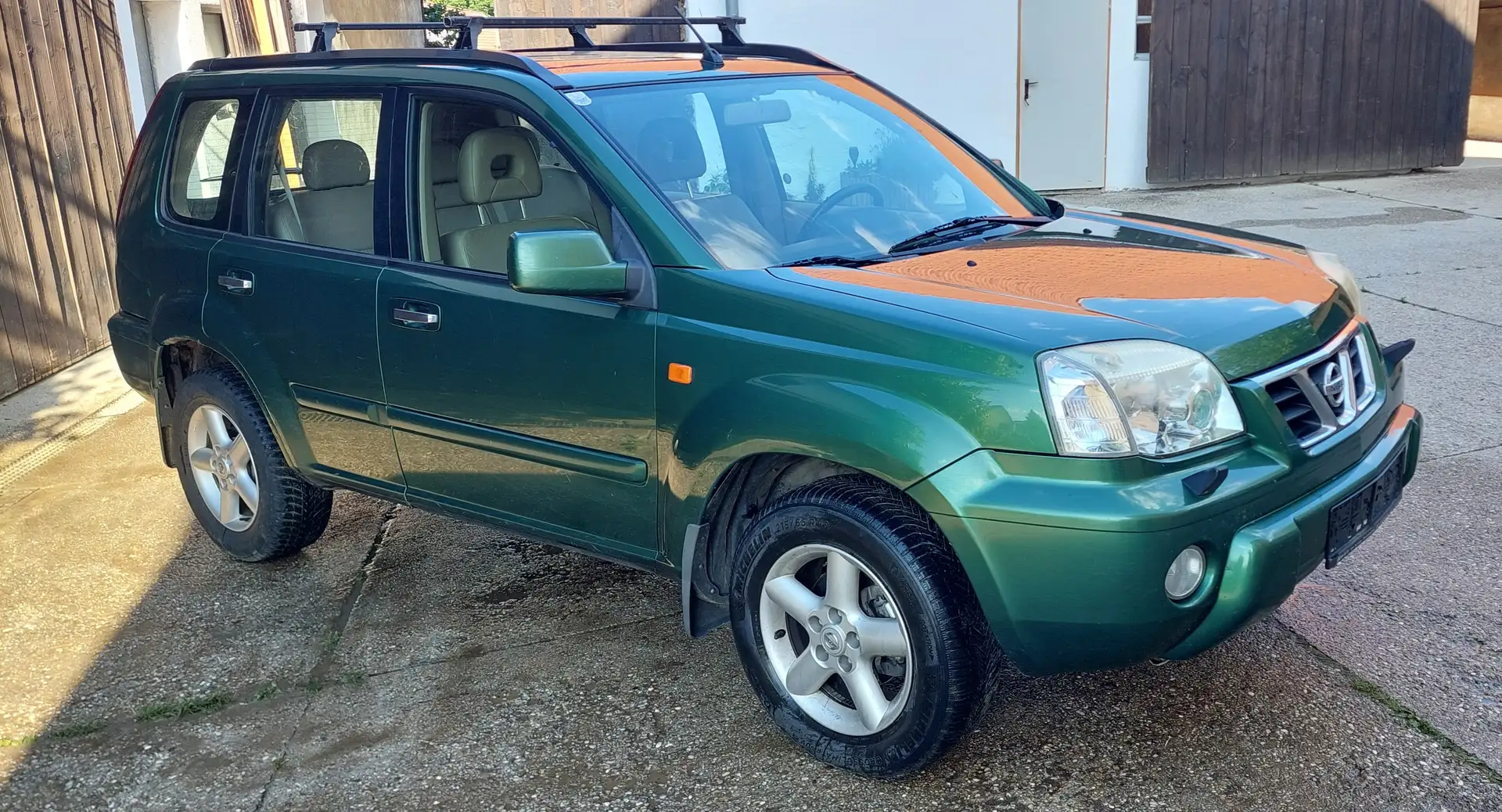 Nissan X-Trail X-TRAIL Luxury 2,2 16V Common Rail TD Luxury Grün - 2