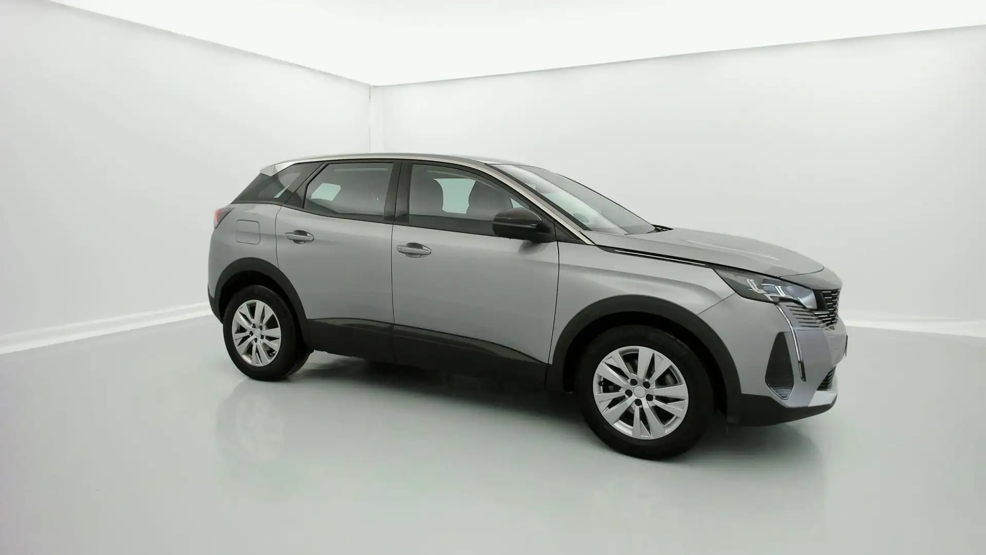Peugeot 3008 1.2 PureTech S&S Access 130 srebrna - 2