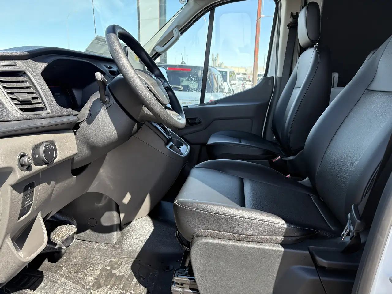 Ford Transit Cargo Van снимка Ford Transit Cargo Van