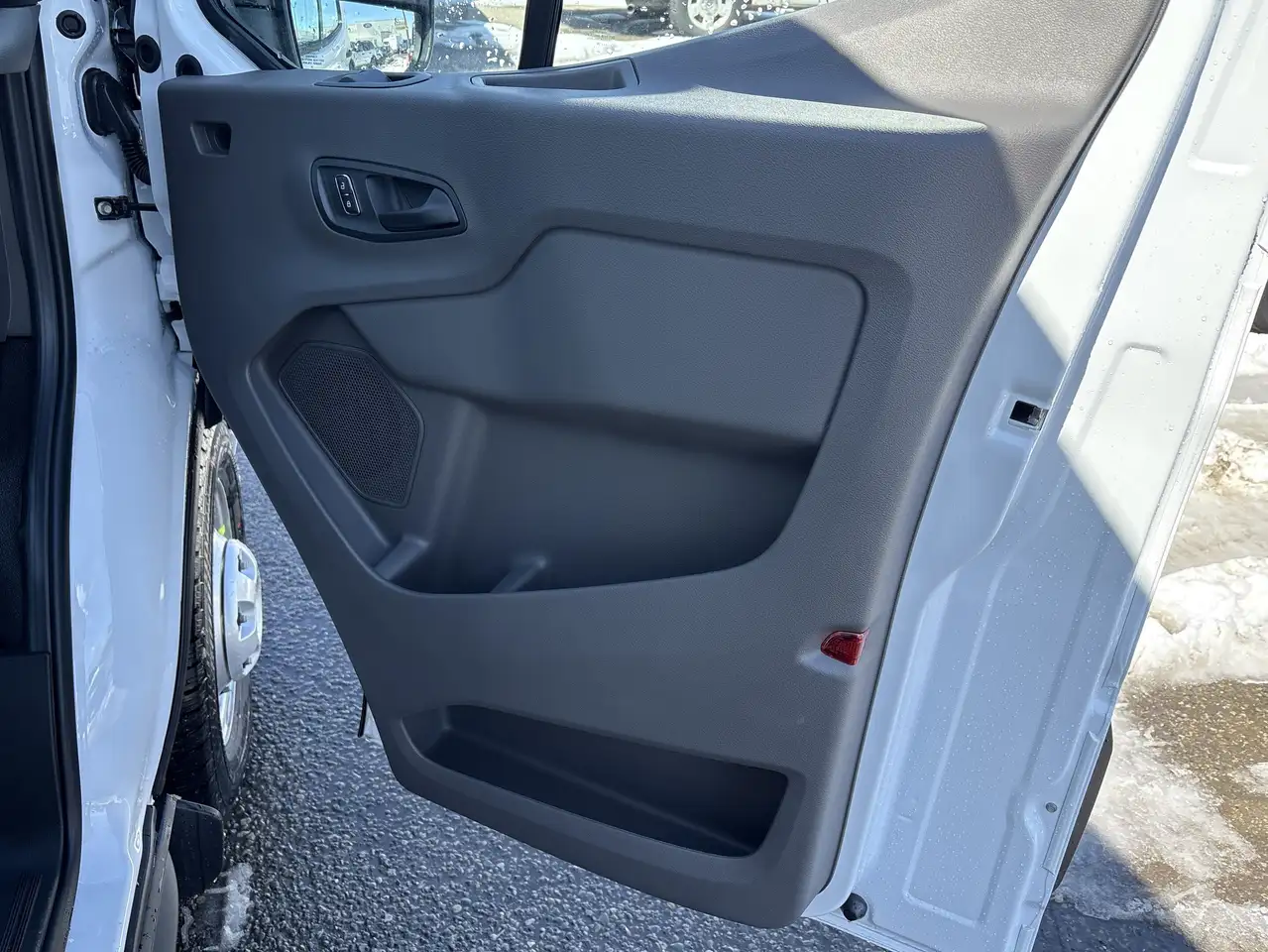 Ford Transit Cargo Van снимка Ford Transit Cargo Van