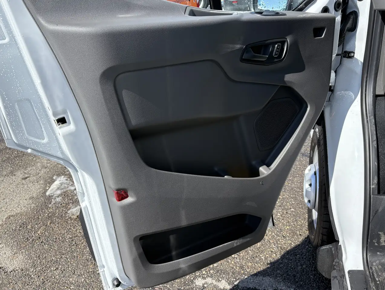 Ford Transit Cargo Van снимка Ford Transit Cargo Van
