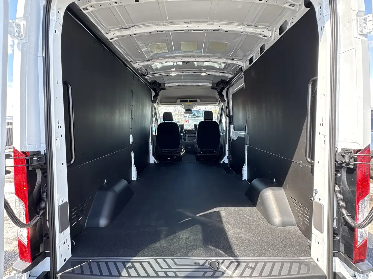 Ford Transit Cargo Van снимка Ford Transit Cargo Van