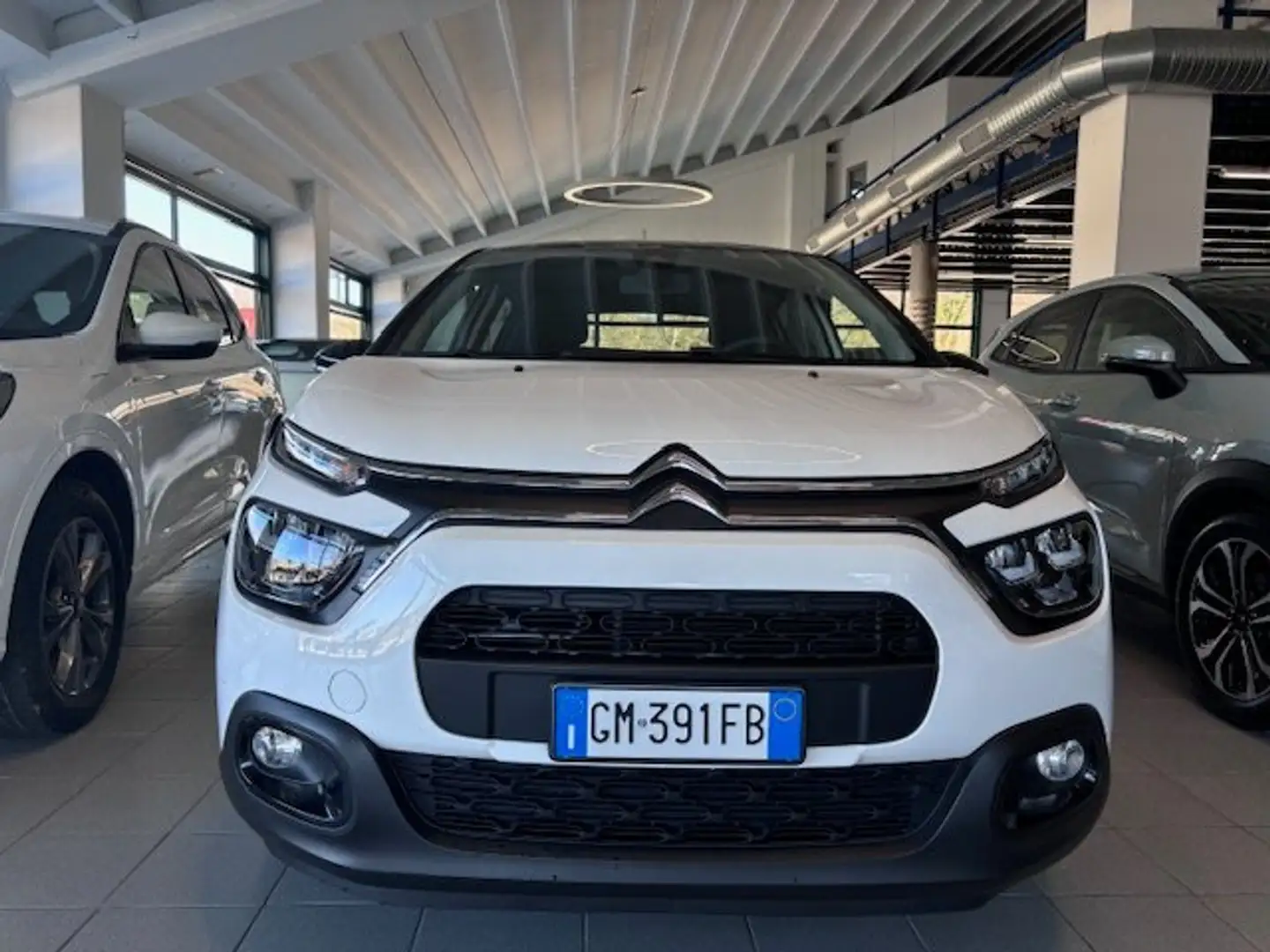 Citroen C3 C3 1.2 puretech Shine s Blanc - 1