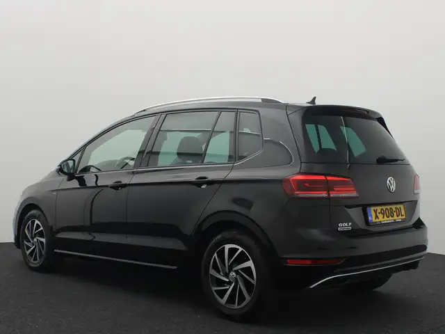 Volkswagen Golf Sportsvan view 3