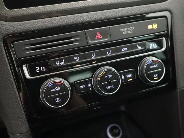 Volkswagen Golf Sportsvan view 28