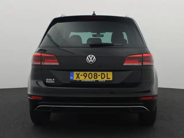 Volkswagen Golf Sportsvan view 4