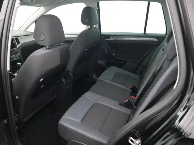 Volkswagen Golf Sportsvan view 30