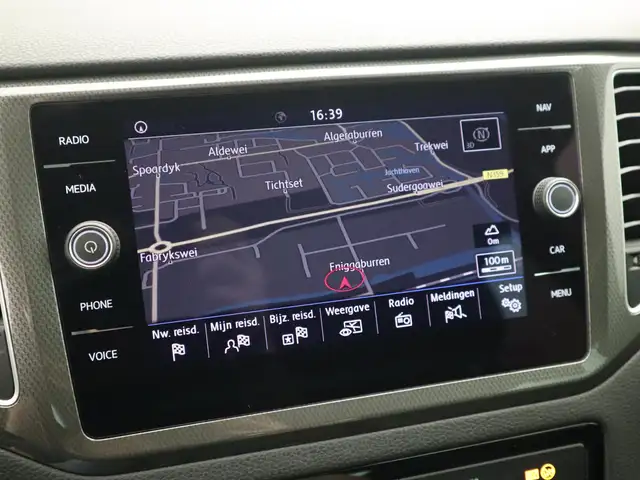 Volkswagen Golf Sportsvan view 8