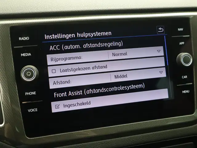Volkswagen Golf Sportsvan view 13