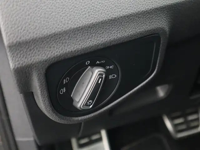 Volkswagen Golf Sportsvan view 26
