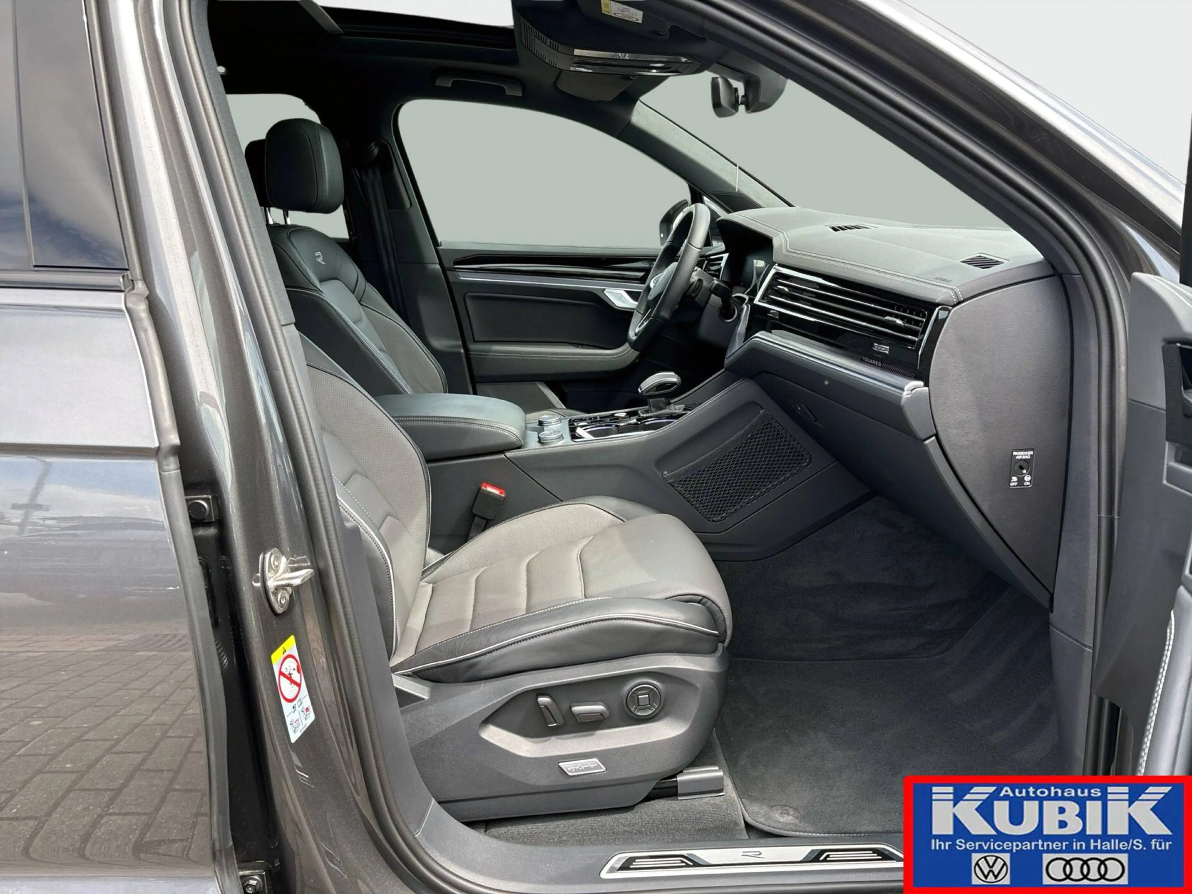 Volkswagen Touareg Touareg 3.0 TDI R-Line Black Style 4motion+Allradlenkung+ — photo 14