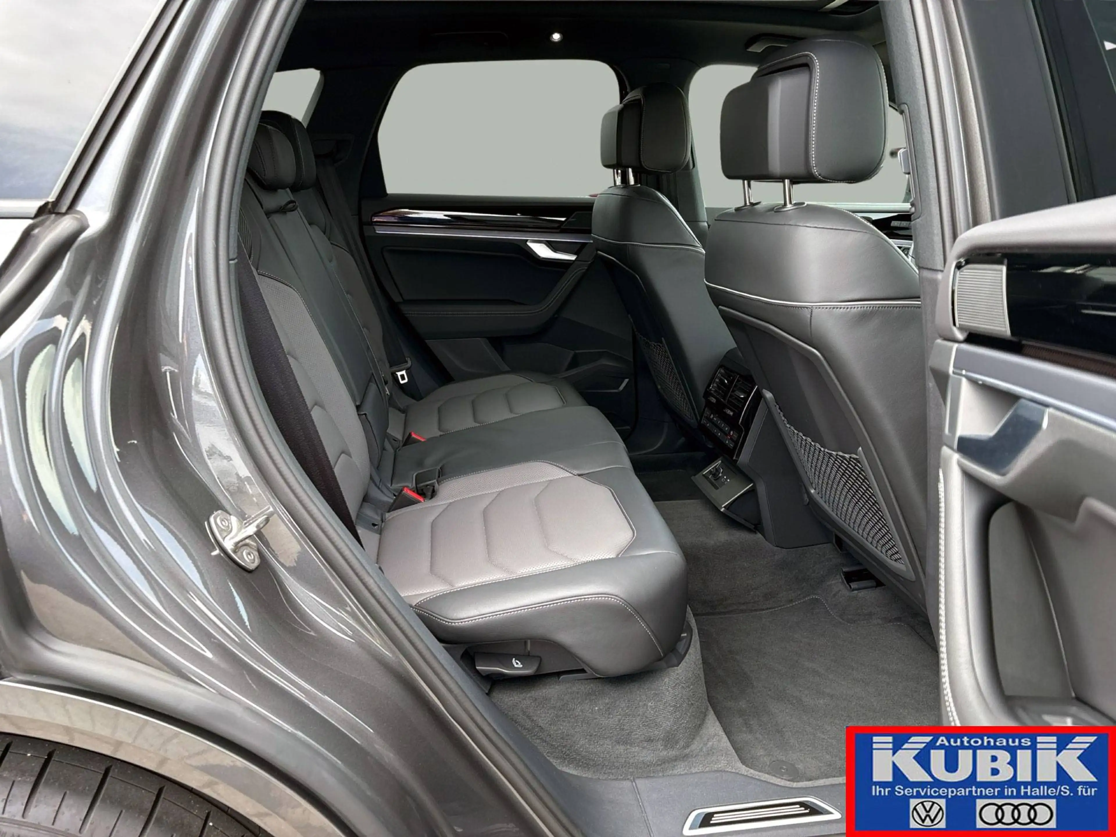 Volkswagen Touareg Touareg 3.0 TDI R-Line Black Style 4motion+Allradlenkung+ — photo 15