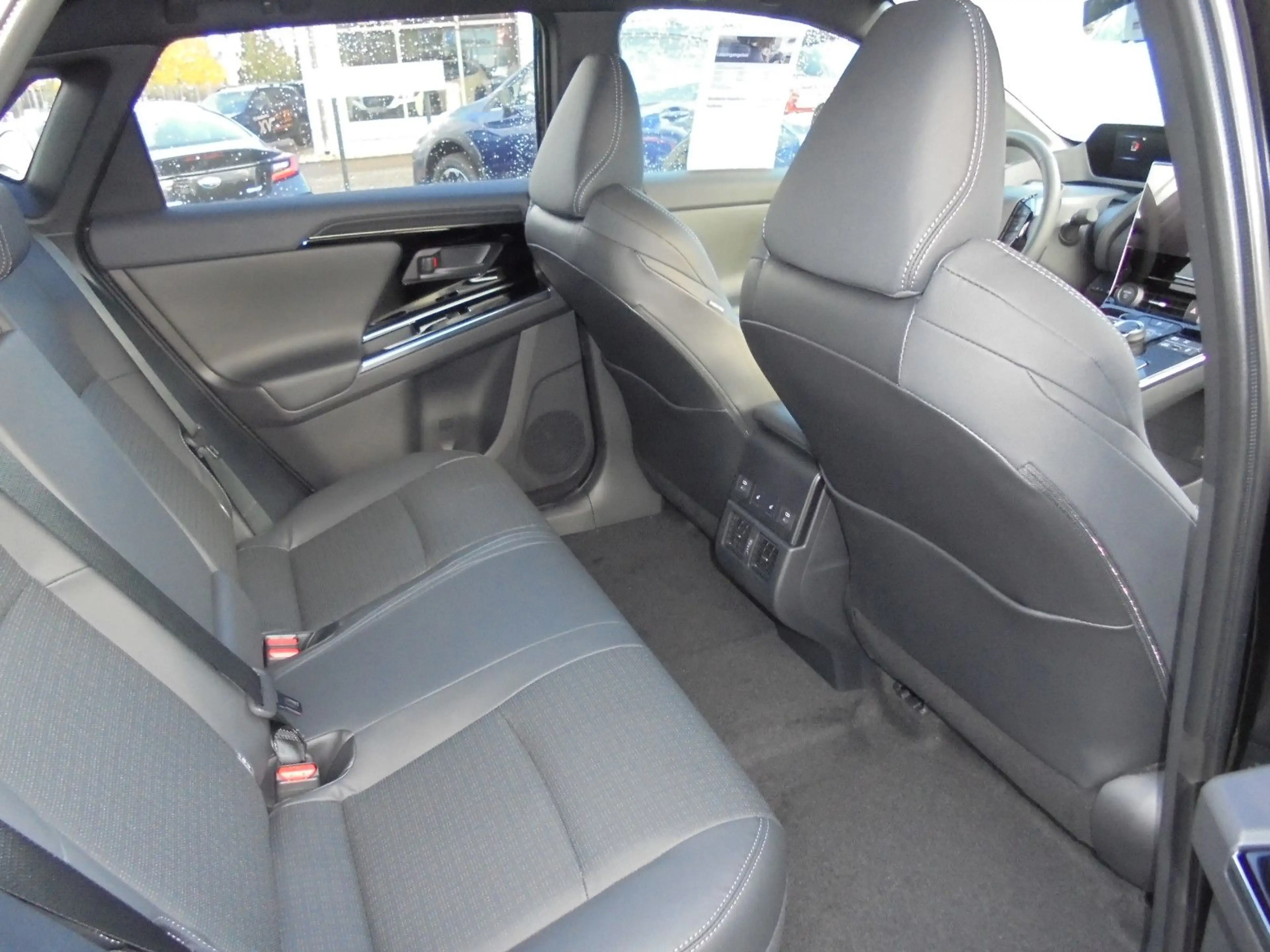 Subaru Solterra 71,4 kWh 150kW Platinum Plus — photo 9