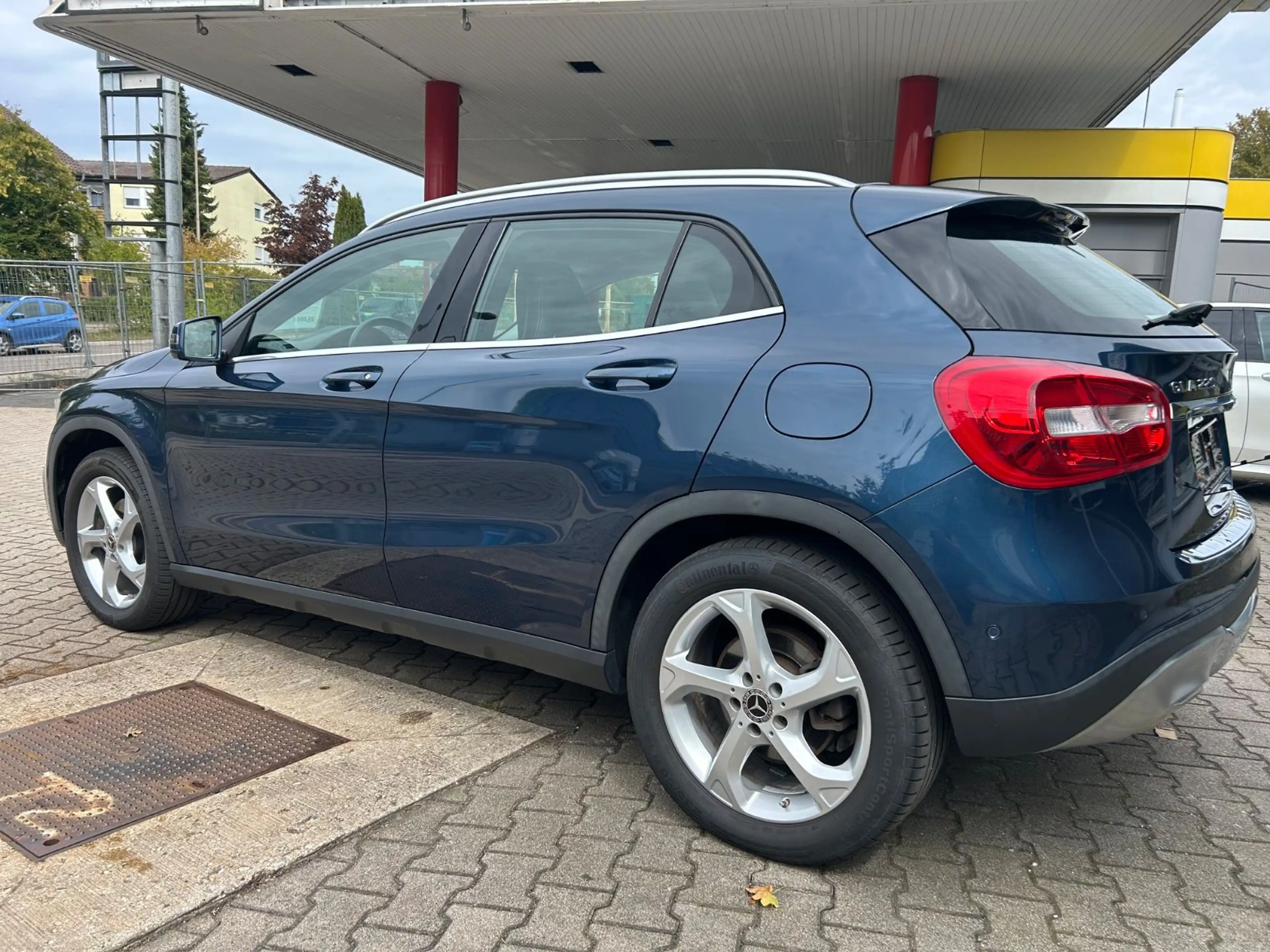 Mercedes-Benz GLA 220 4Matic Autom.Ahk Shz Pdc Kamera Garantie — photo 19