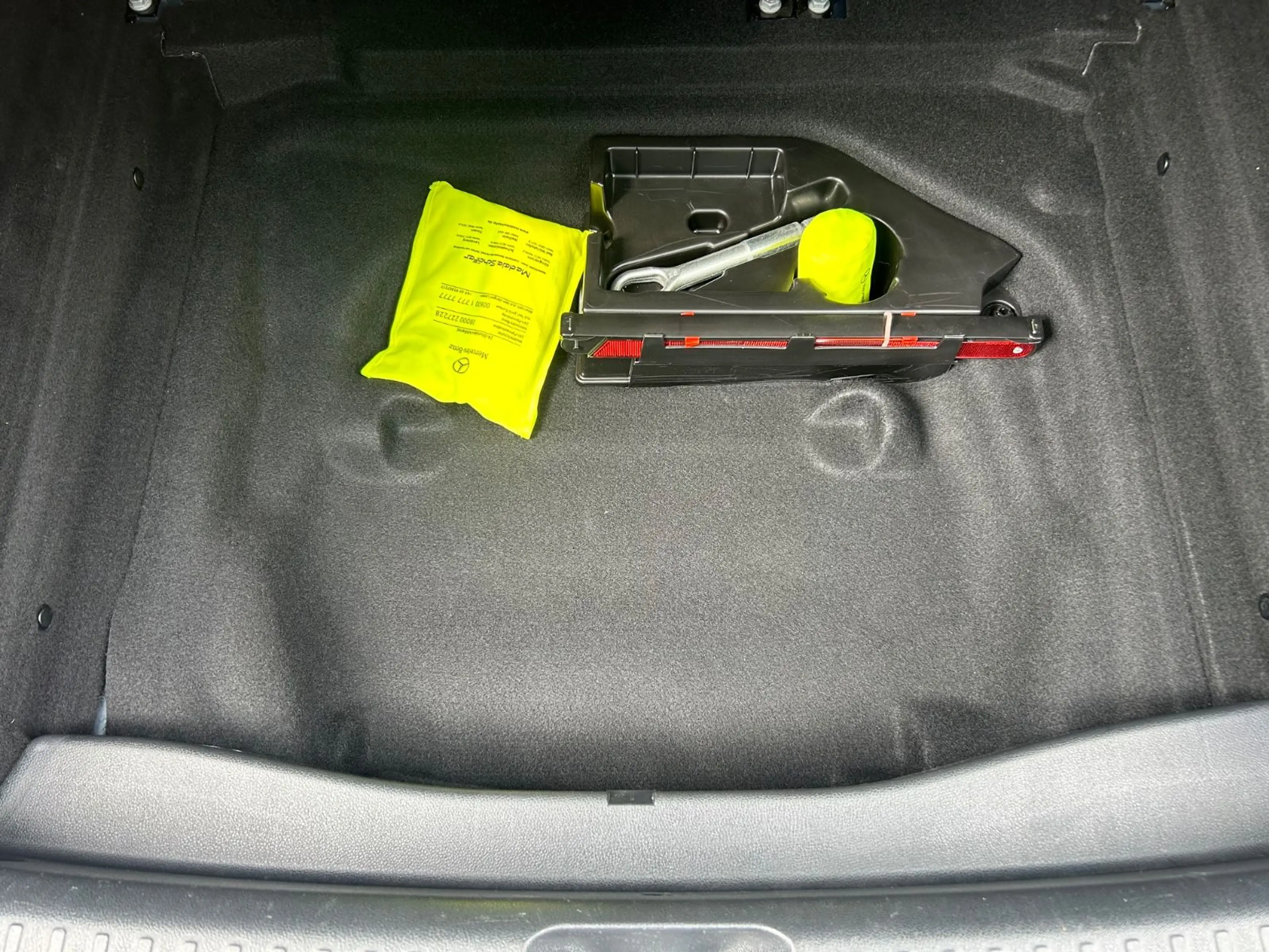 Mercedes-Benz GLA 220 4Matic Autom.Ahk Shz Pdc Kamera Garantie — photo 28