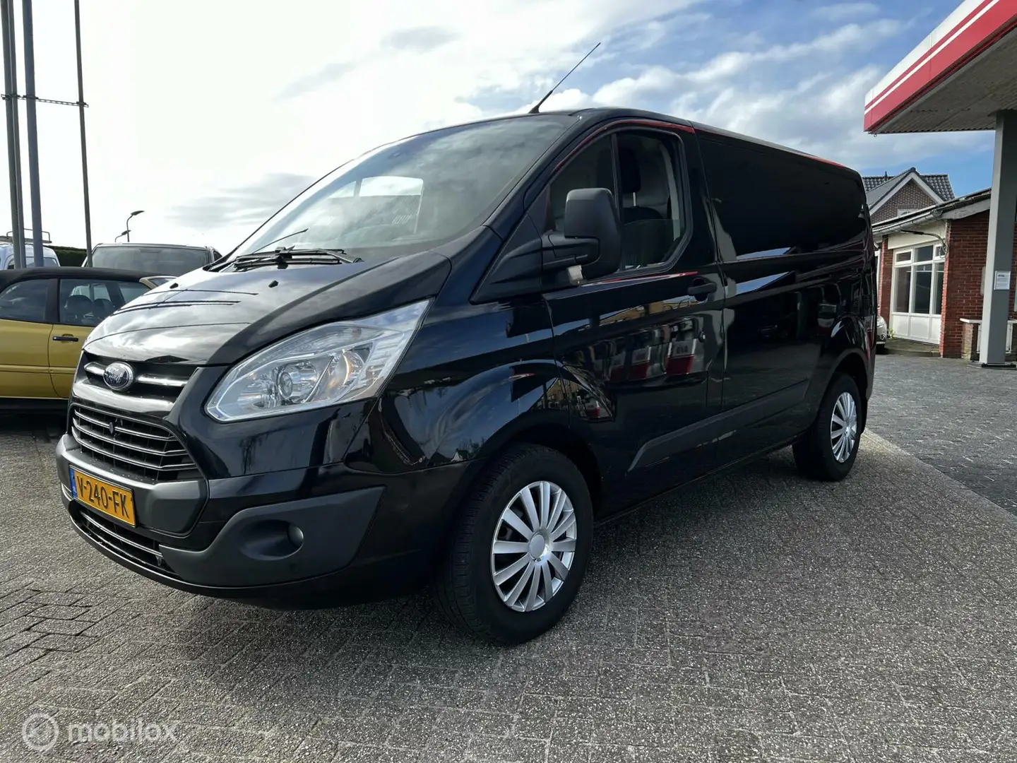 Ford Transit Custom 270 2.0 TDCI L1H1 Ambiente Zwart - 2