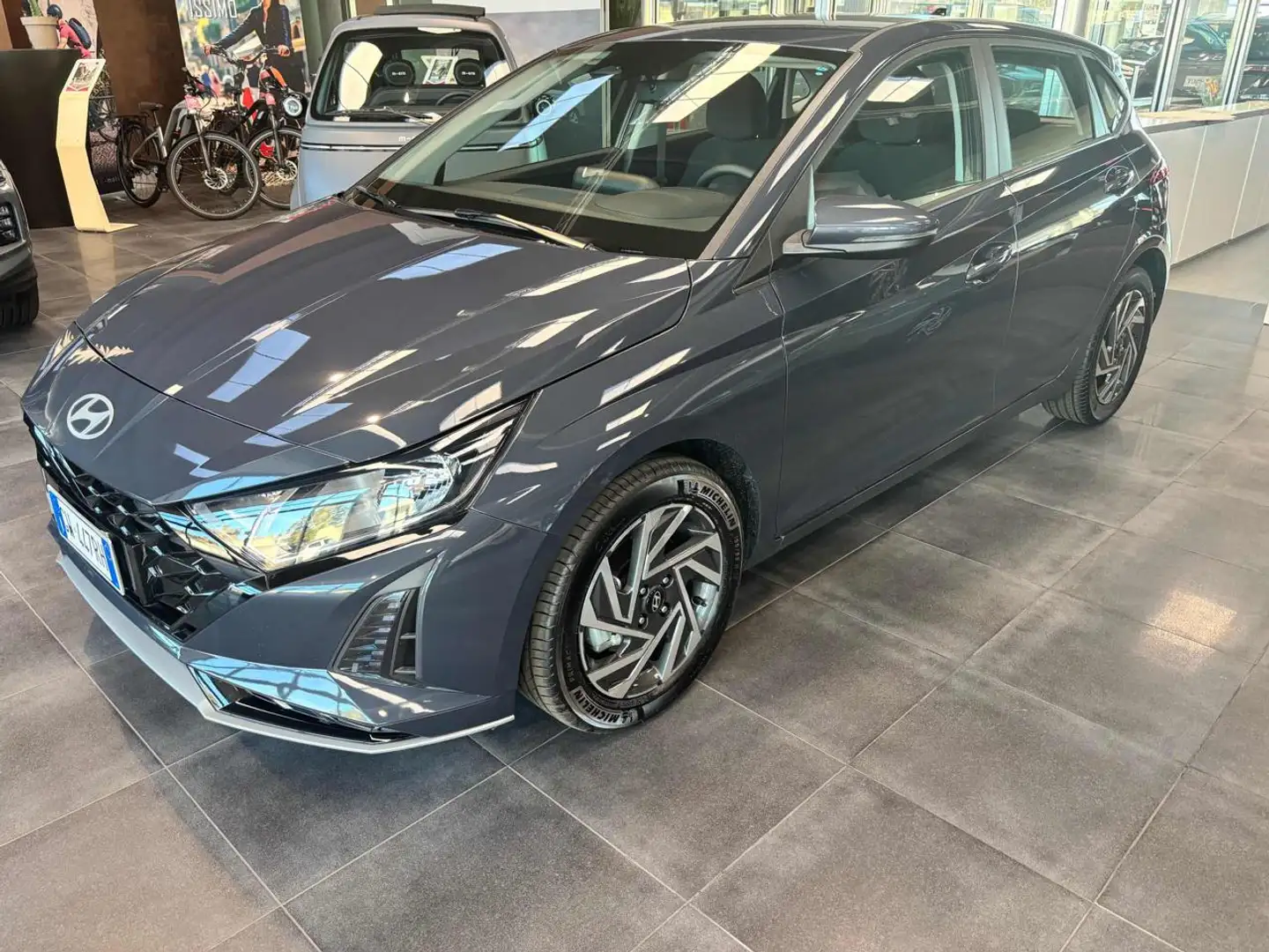 Hyundai i20 1.0 T-GDI MT Connectline Gris - 1