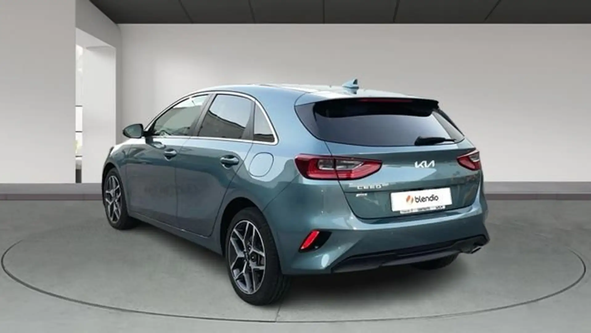 Kia Ceed / cee'd 1.5 MHEV Tech DCT 160 Gris - 2