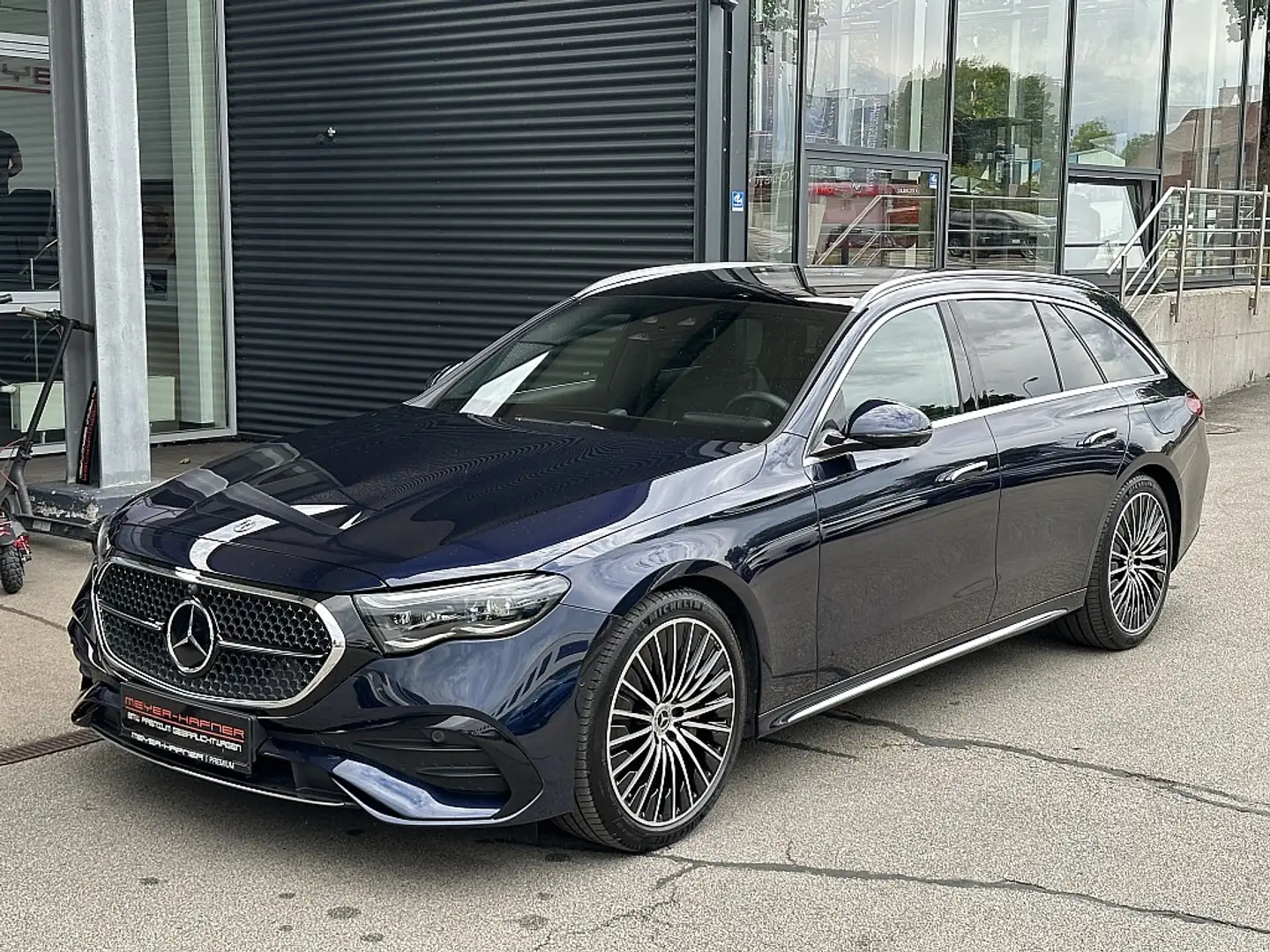 Mercedes-Benz E 300 de T PHEV 4Matic Aut. Blau - 1