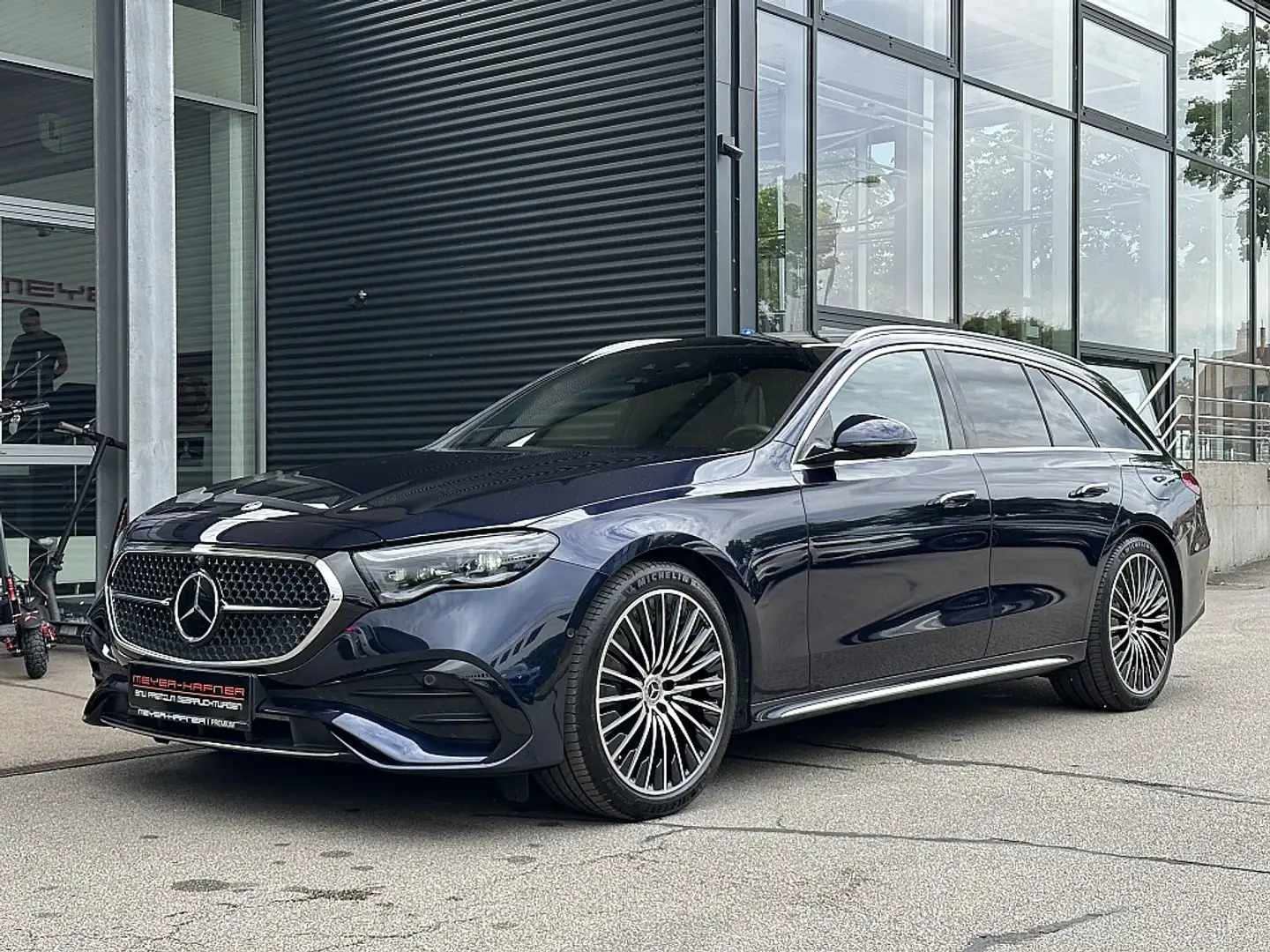Mercedes-Benz E 300 de T PHEV 4Matic Aut. Blau - 2