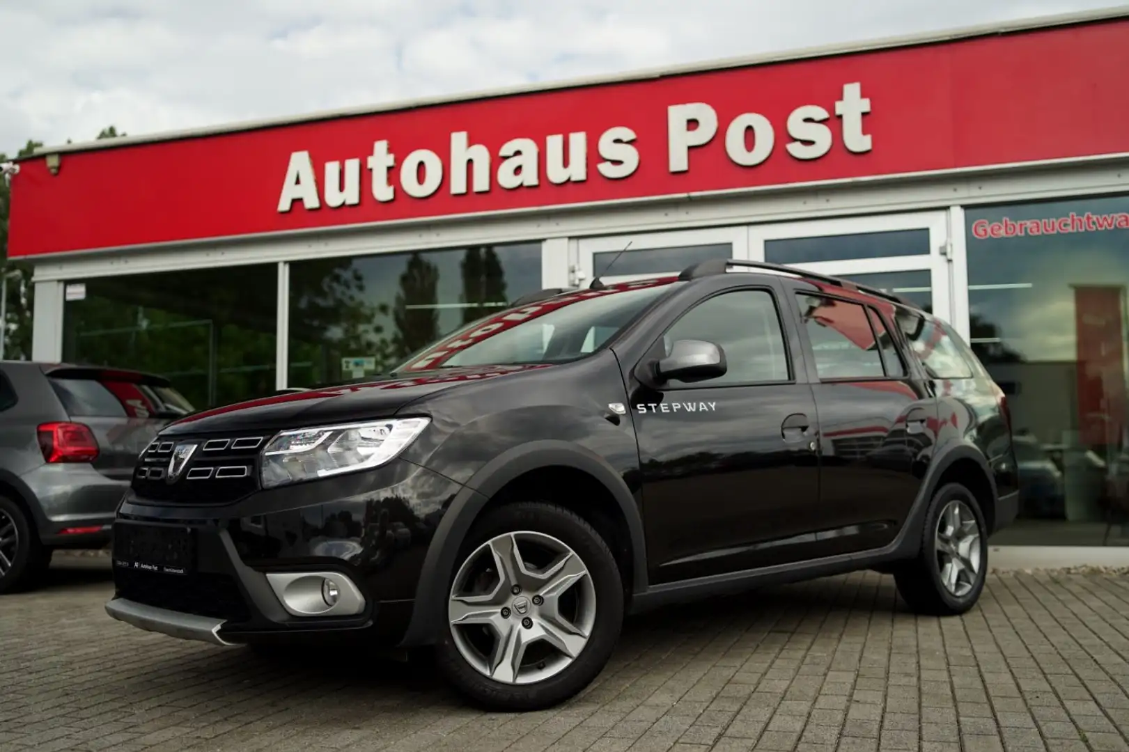 Dacia Logan Kombi Stepway Automatik Navi Einparkhilfe Чёрный - 1