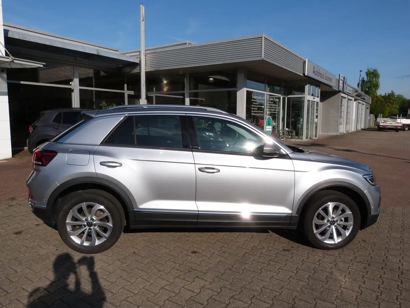 Volkswagen T-Roc 1.5 TSI DSG Style EasyOpen KAMERA ACC Kessy Plateado - 2