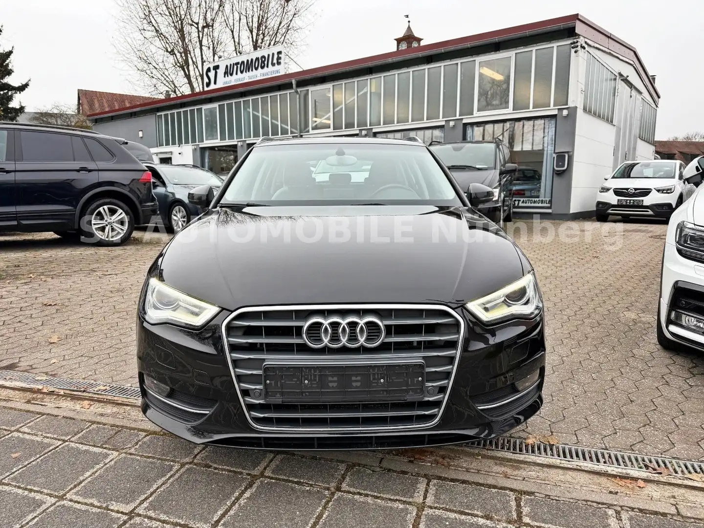 Audi A3 1.4 TFSI Sportback Attraction*KAMERA*TEMPOMAT Schwarz - 2