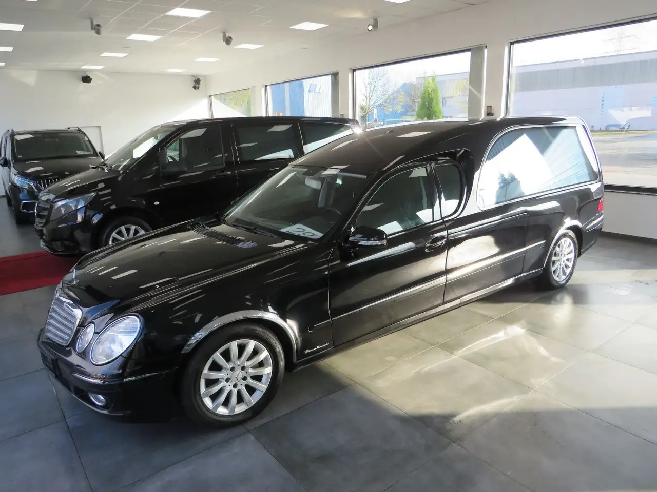 Mercedes-Benz E 280