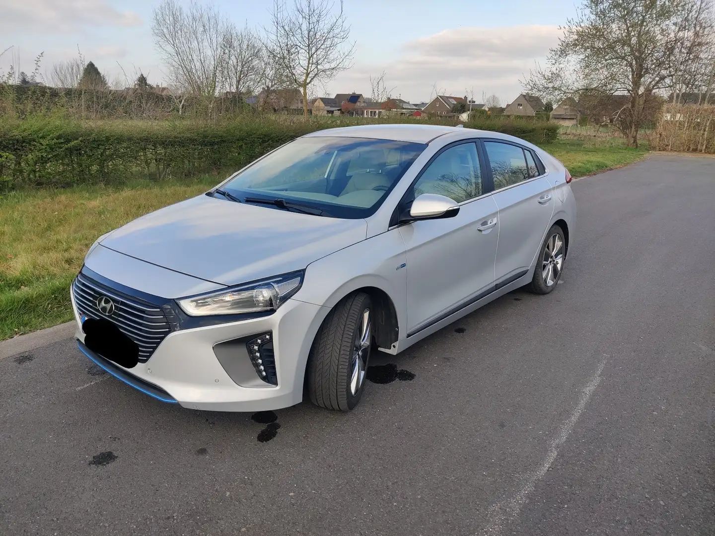 Hyundai IONIQ Hybrid 1.6 GDI Premium - 1