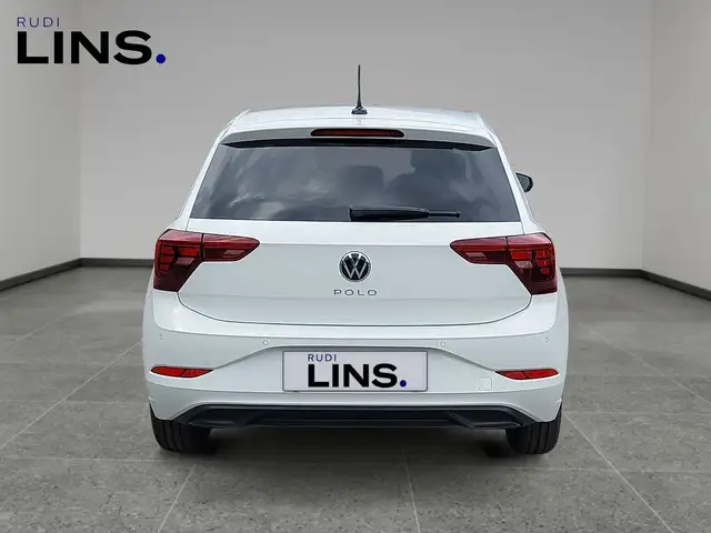 Volkswagen Polo view 4
