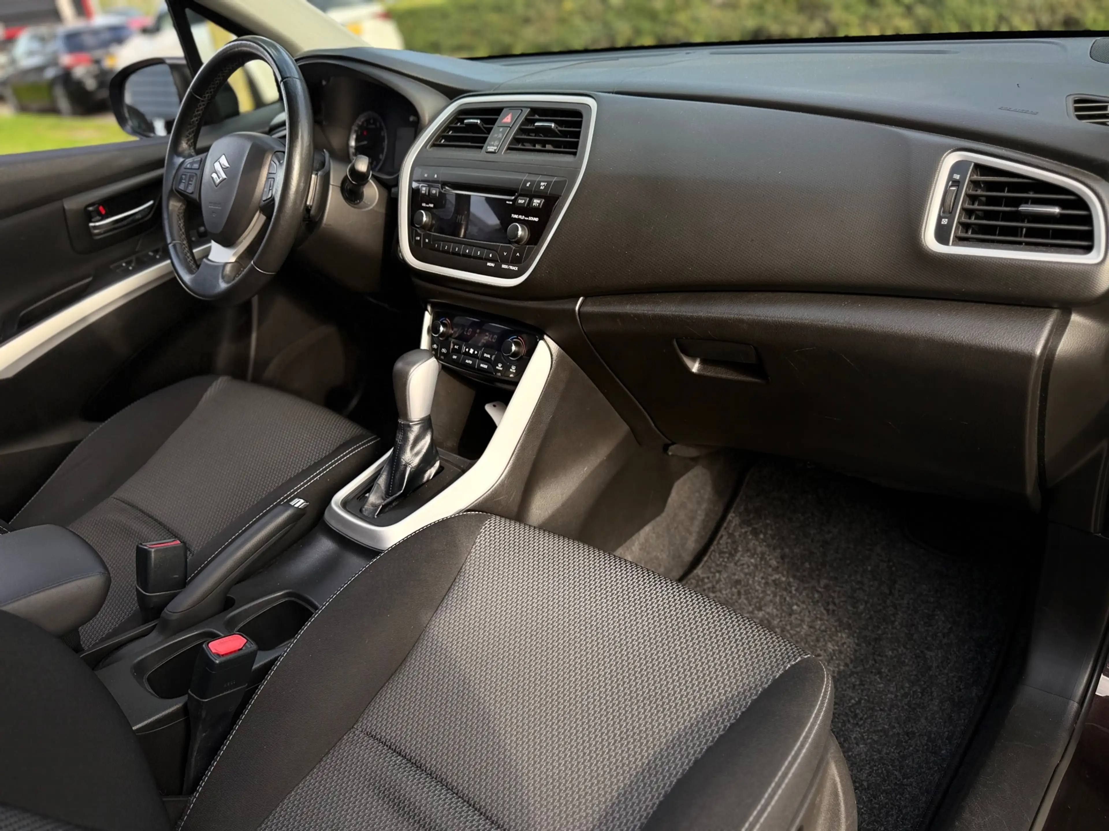 Suzuki SX4 S-Cross 1.6 Exclusive AUTOMAAT KEYLESS ENTRY-GO/PANO/PDC/C — photo 11