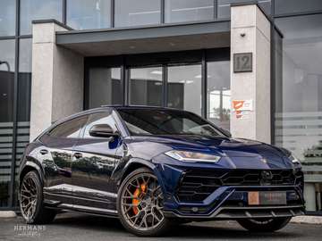 4.0 V8 / NOVITEC / B&O 3D / Carbon / Pano / FULL