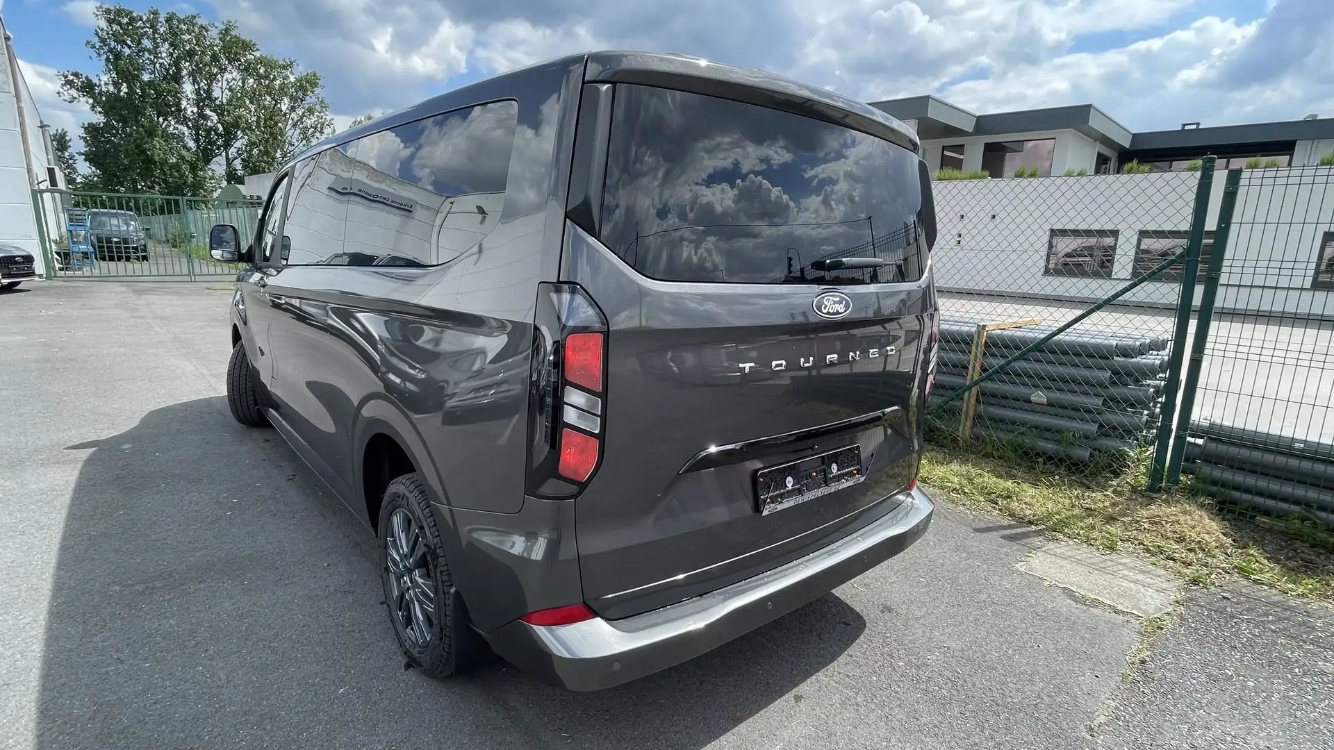 Ford Tourneo Custom Titanium - 2