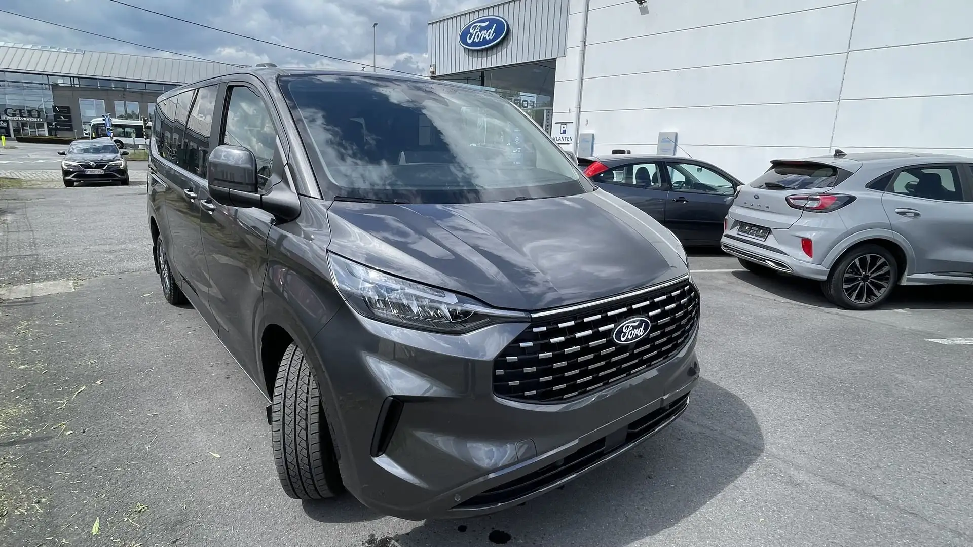 Ford Tourneo Custom Titanium - 1