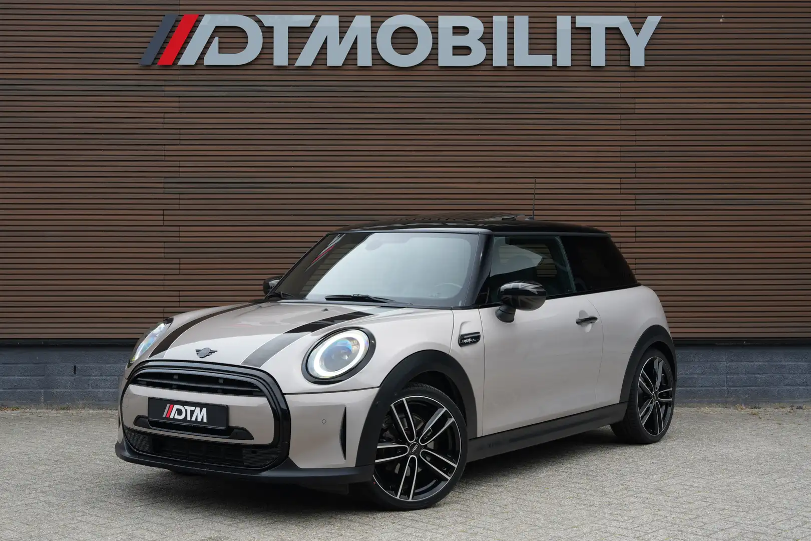 MINI Cooper Mini 1.5 Camden Edition | Panoramadak | Apple Carp Plateado - 1