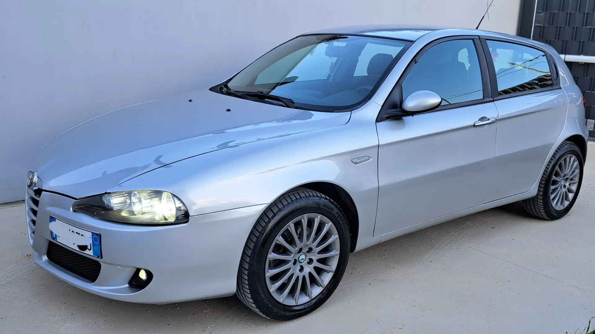 Alfa Romeo 147 5p 1.6 ts 16v Distinctive 105cv - 2