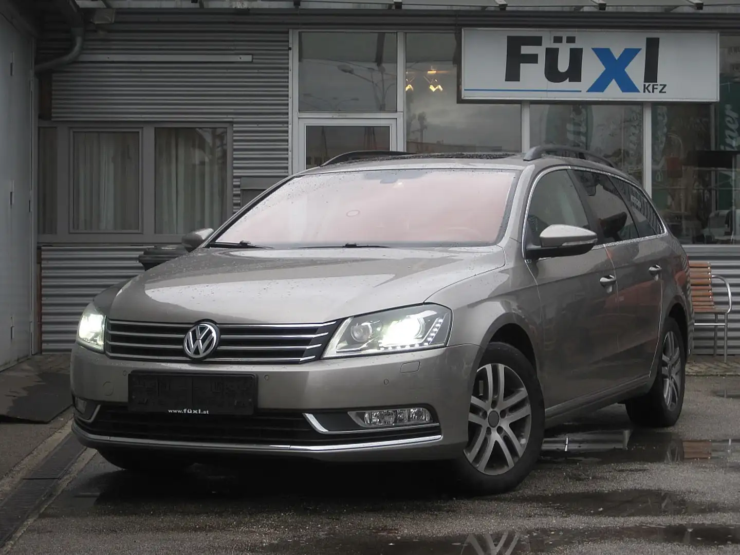 Volkswagen Passat Variant VOLLAUSSTATTUNG BMT 1,6 TDI Silber - 1