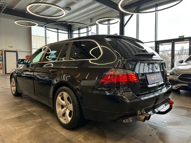 BMW 5 Series view 7