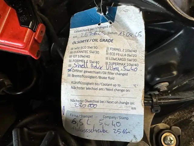 BMW 5 Series view 14