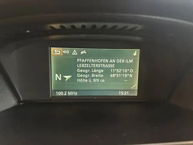 BMW 5 Series view 11