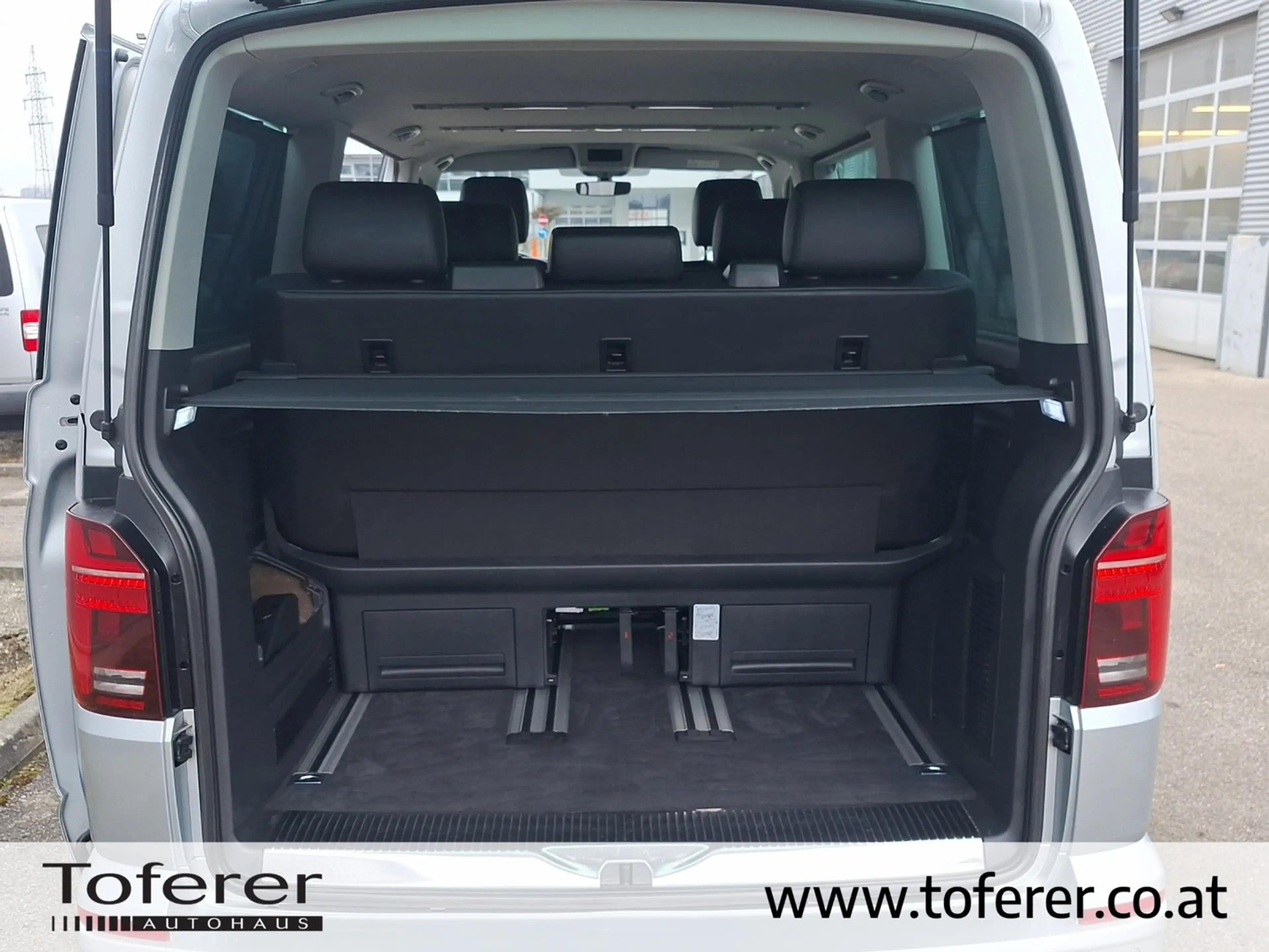 Volkswagen T6.1 Multivan VW T6.1 Multivan Highline TDI — photo 10