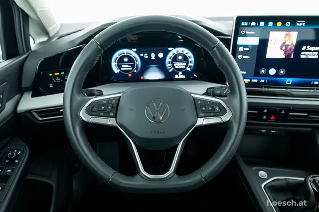 Volkswagen Golf view 6