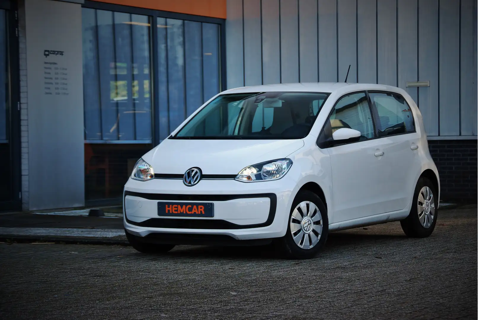 Volkswagen up! 1.0 BMT move up! 5 deurs / airco White - 1